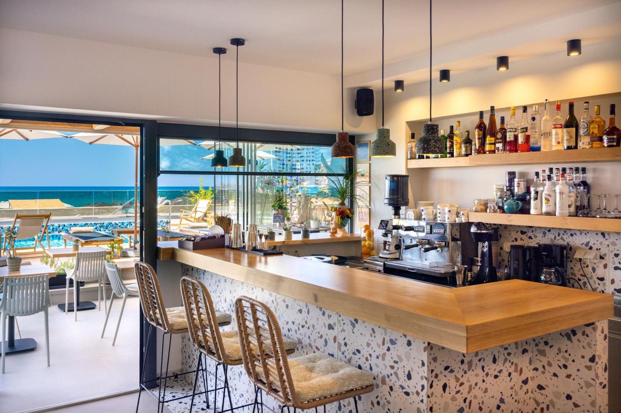 Calla Luxury Seafront Suites Rethymno  Exterior photo