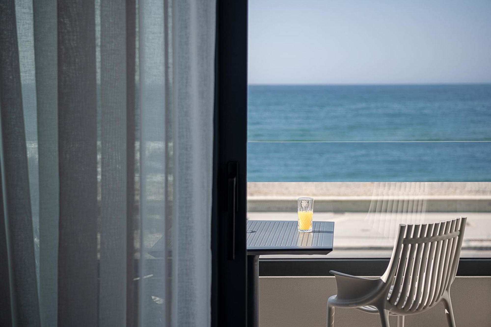 Calla Luxury Seafront Suites Rethymno  Exterior photo