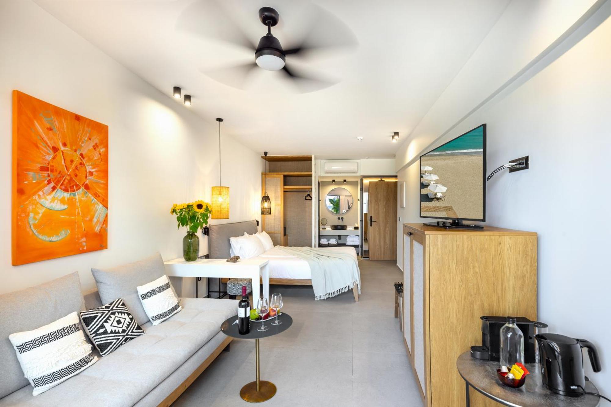Calla Luxury Seafront Suites Rethymno  Exterior photo
