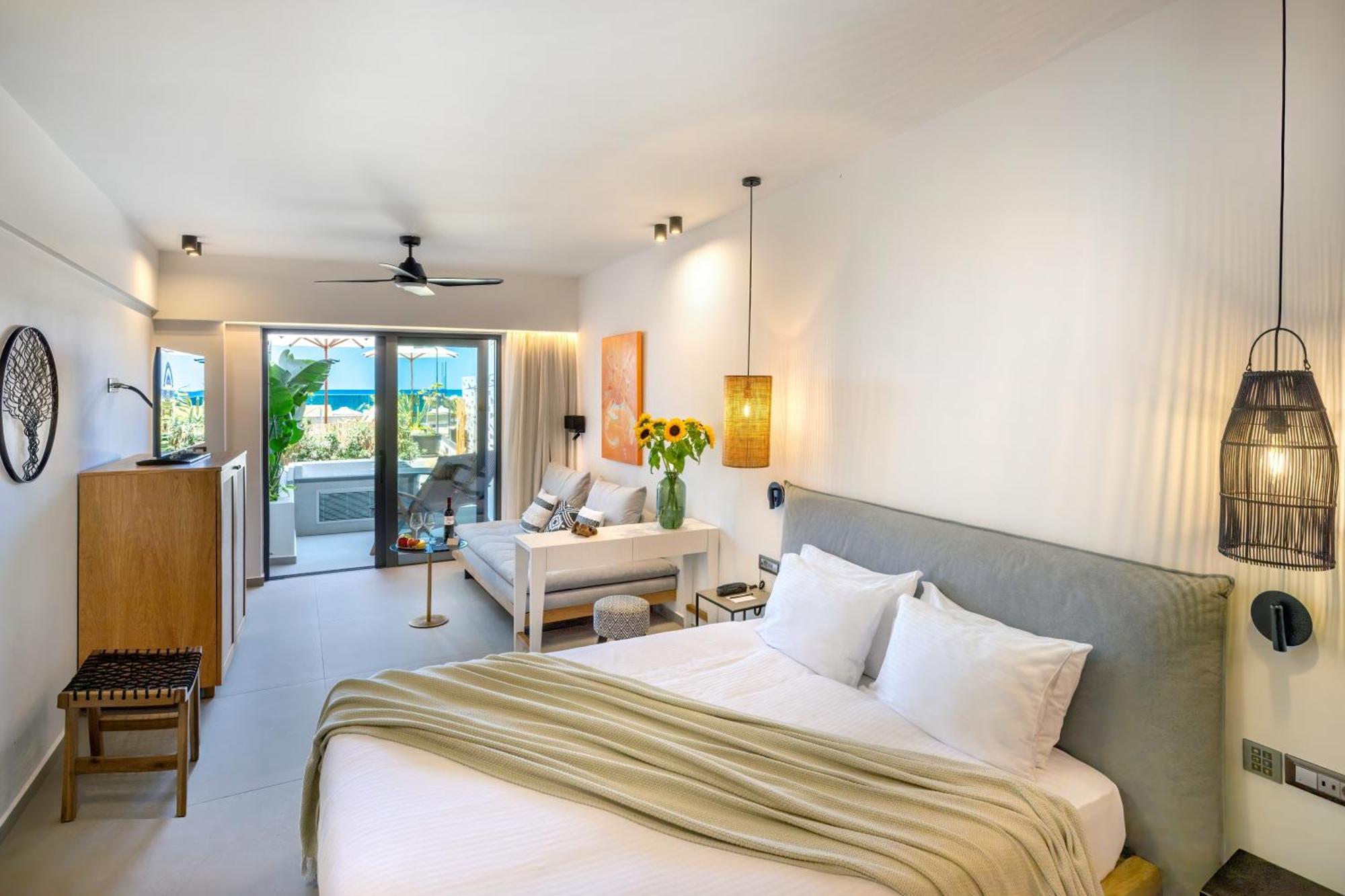 Calla Luxury Seafront Suites Rethymno  Exterior photo